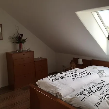 Gaestezimmer Hausaeckerweg Habitación en casa particular Erlangen
