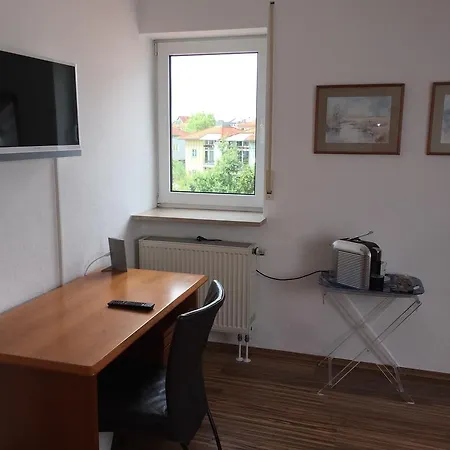 Gaestezimmer Hausaeckerweg Habitación en casa particular Erlangen