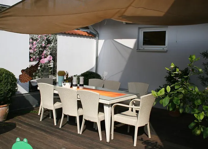 Gaestezimmer Hausaeckerweg * エルランゲン