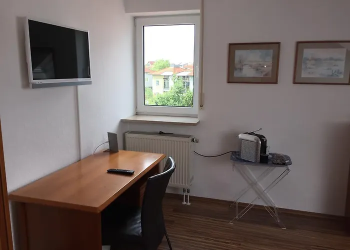 Gaestezimmer Hausaeckerweg ホームステイ エルランゲン